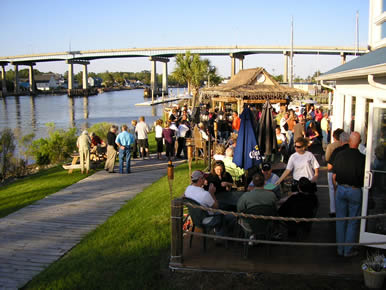 COCKTAILS ON WATERWAY